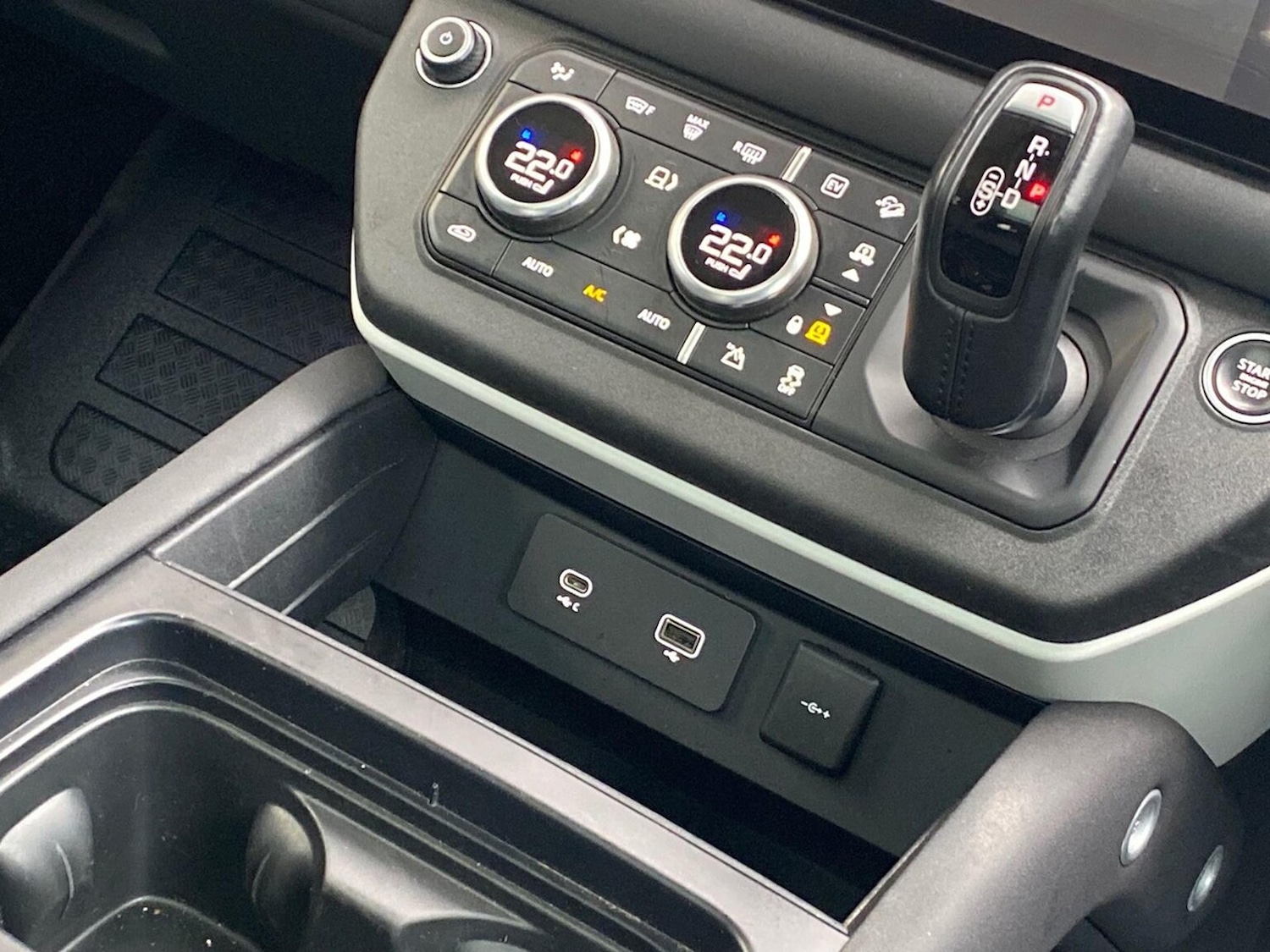 Used Land Rover Defender 2022 for sale - 77901722: Photo 13