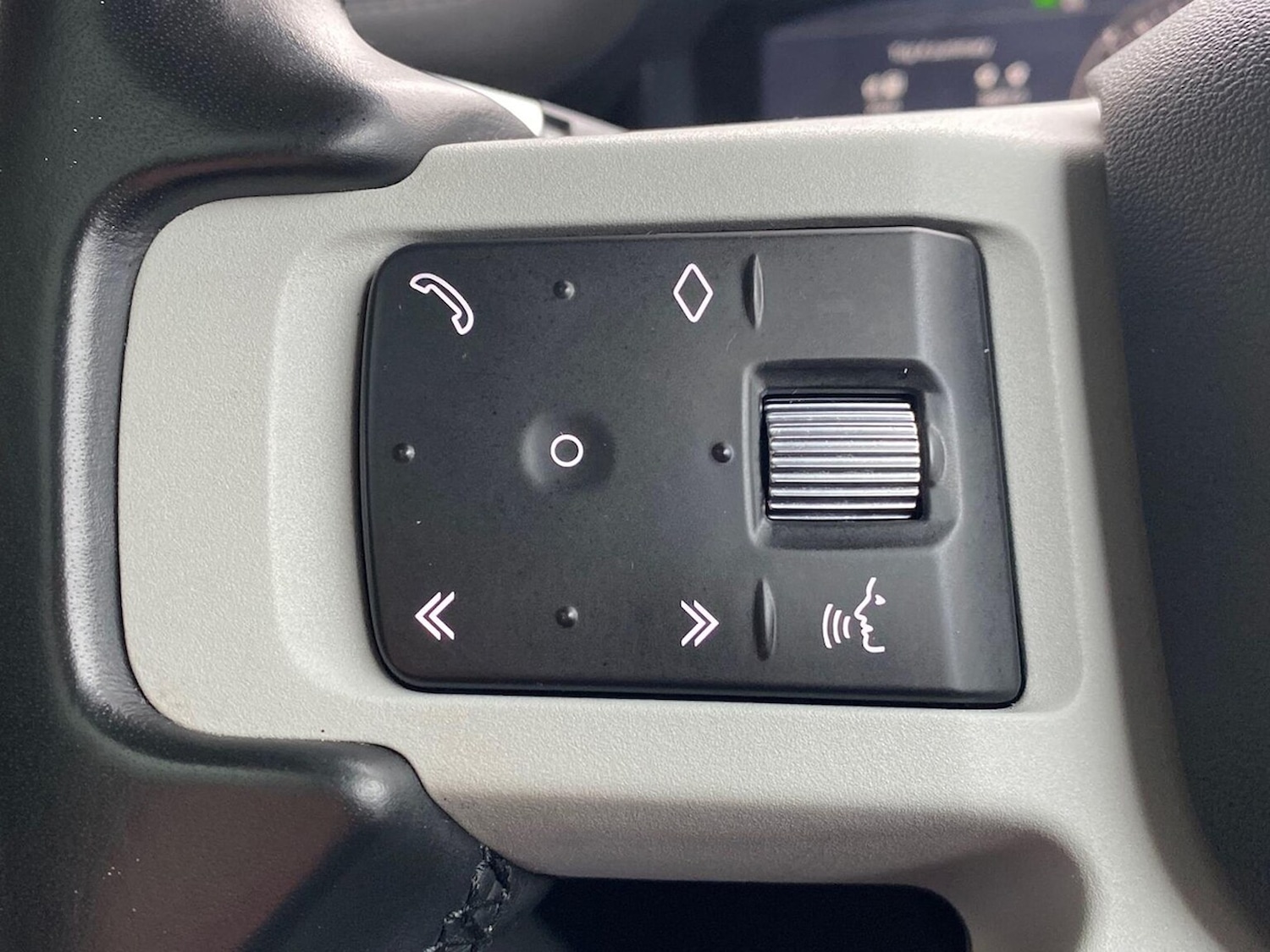 Used Land Rover Defender 2022 for sale - 77901722: Photo 29