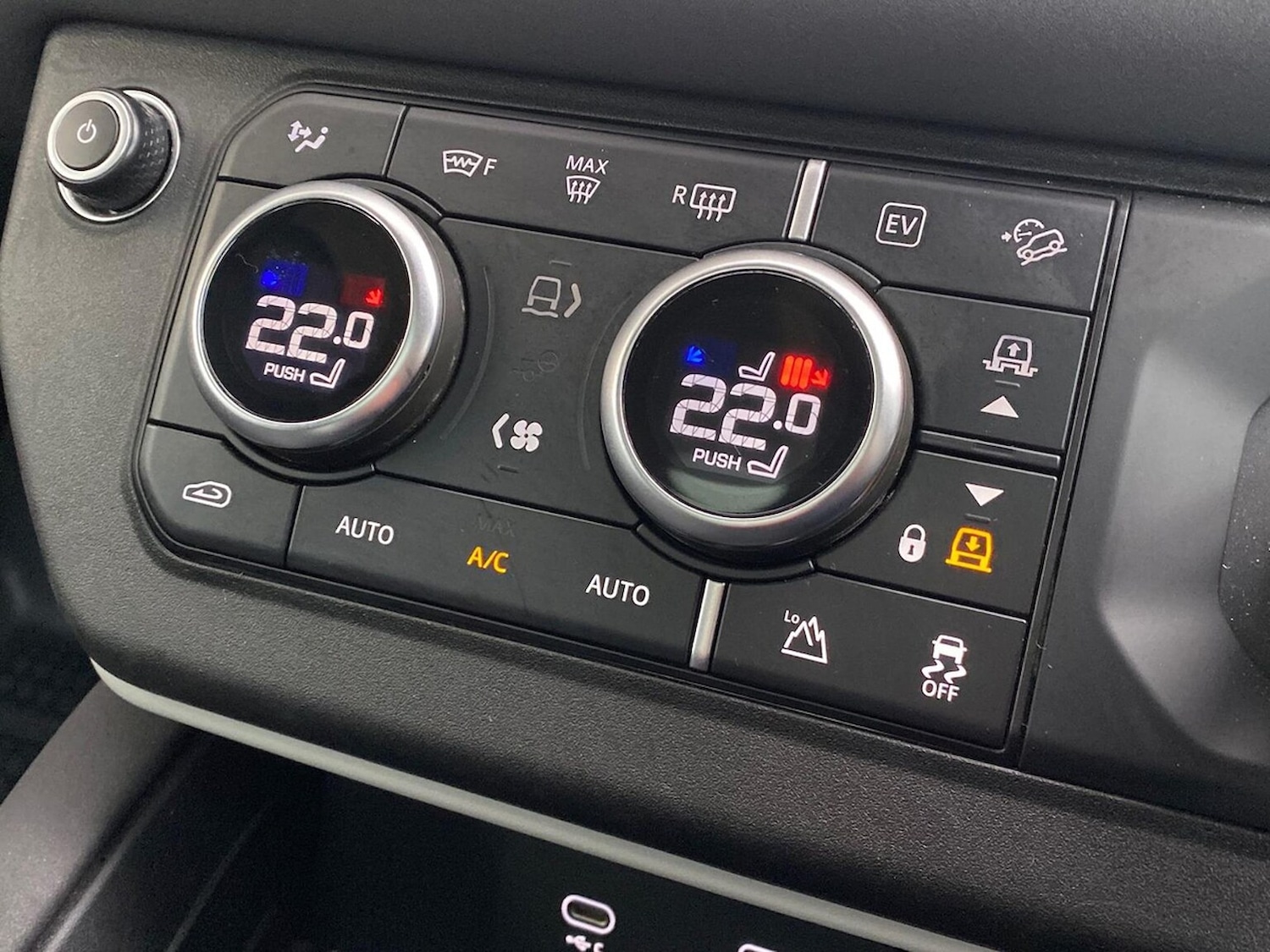 Used Land Rover Defender 2022 for sale - 77901722: Photo 33