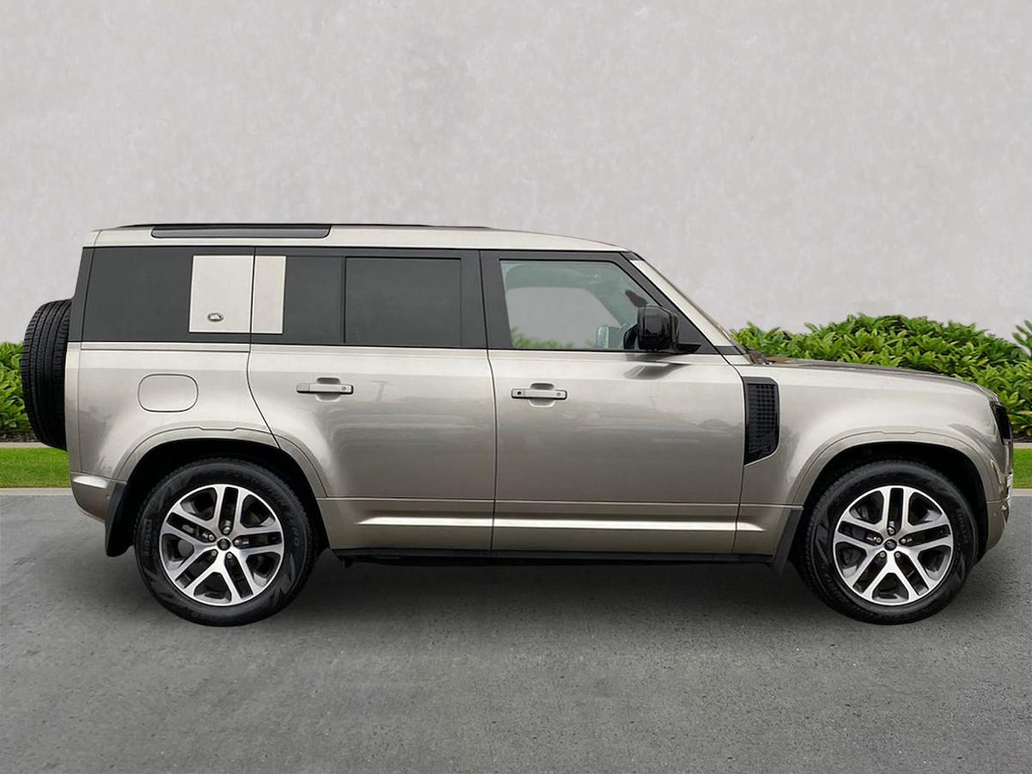 Used Land Rover Defender 2022 for sale - 77901722: Photo 5