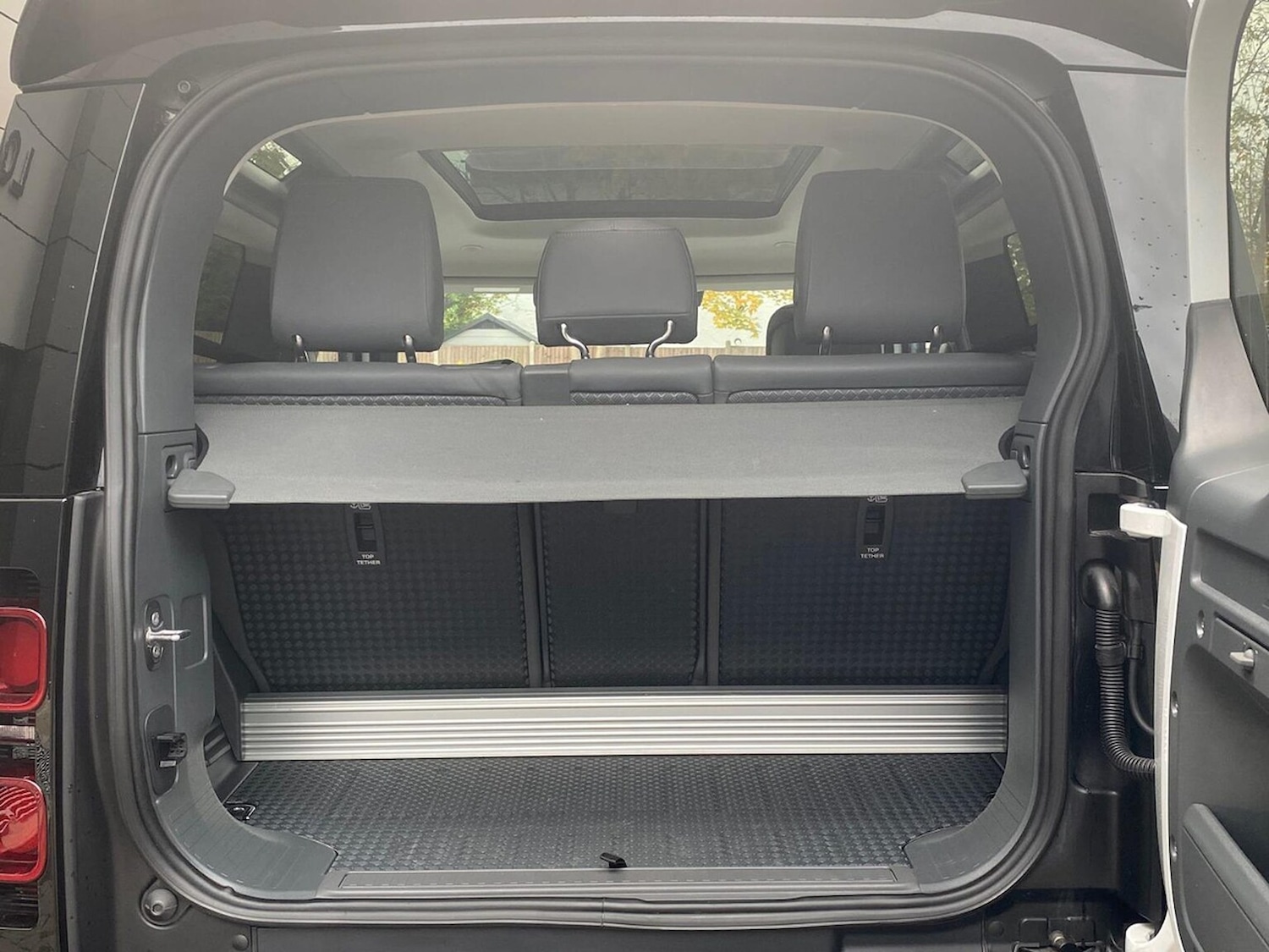 Used Land Rover Defender 2024 for sale - 76450601: Photo 10