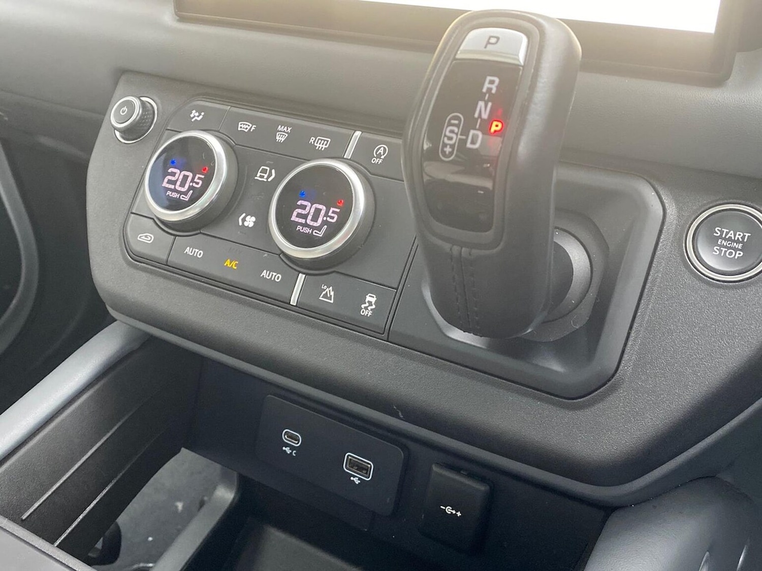 Used Land Rover Defender 2024 for sale - 76450601: Photo 13