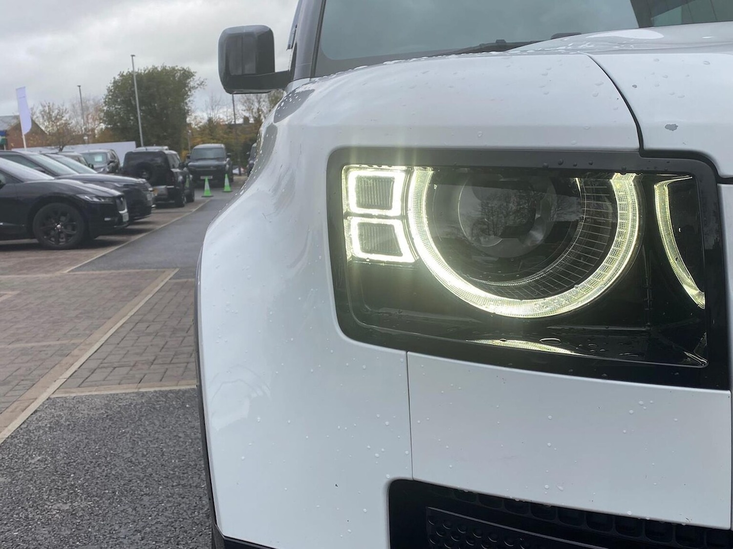 Used Land Rover Defender 2024 for sale - 76450601: Photo 17