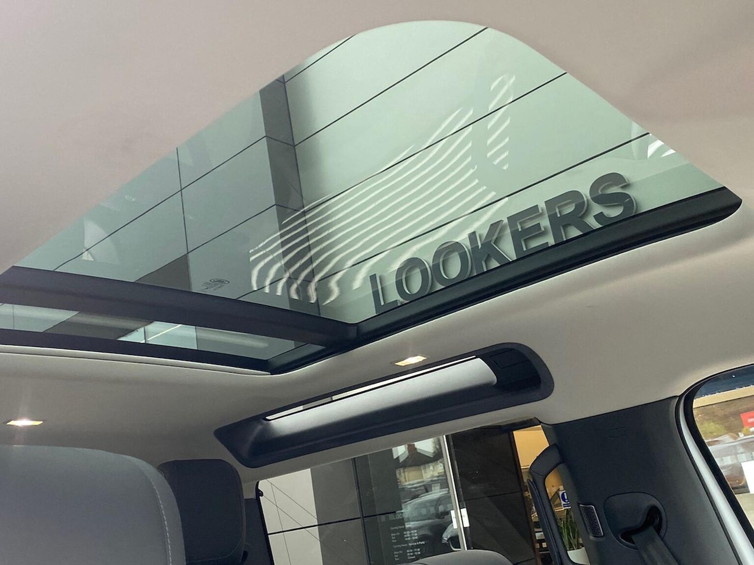 Used Land Rover Defender 2024 for sale - 76450601: Photo 21