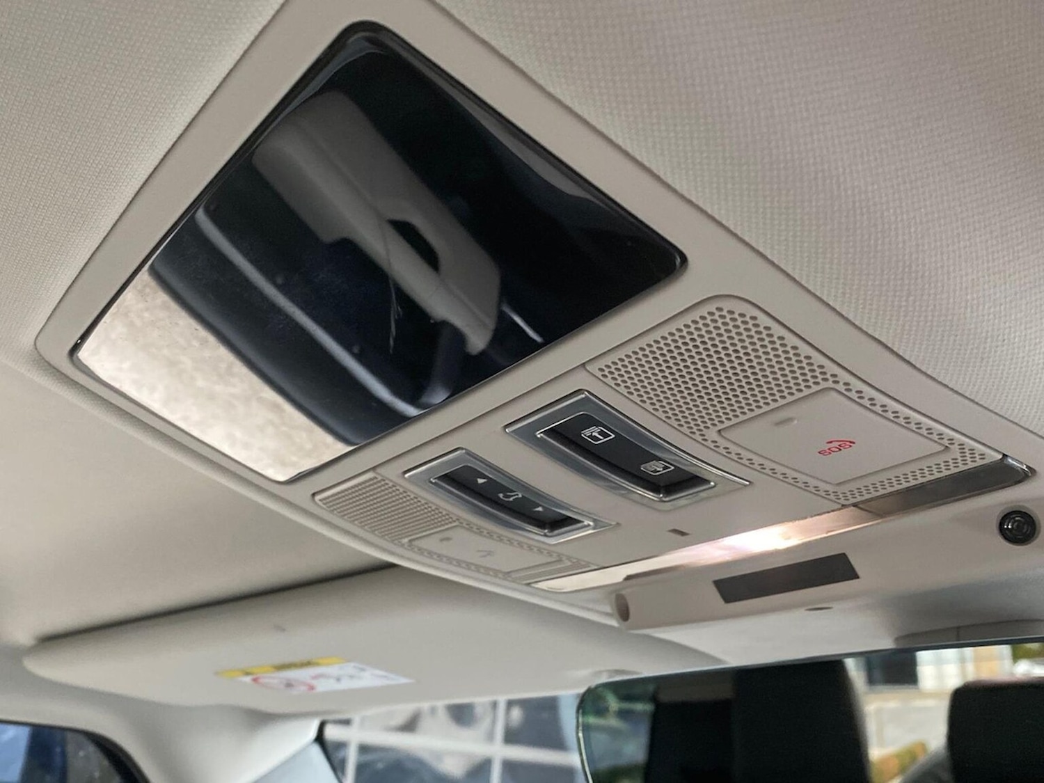 Used Land Rover Defender 2024 for sale - 76450601: Photo 23