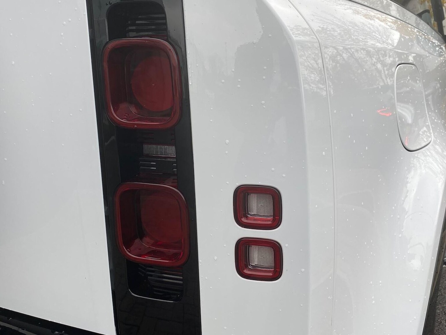 Used Land Rover Defender 2024 for sale - 76450601: Photo 26