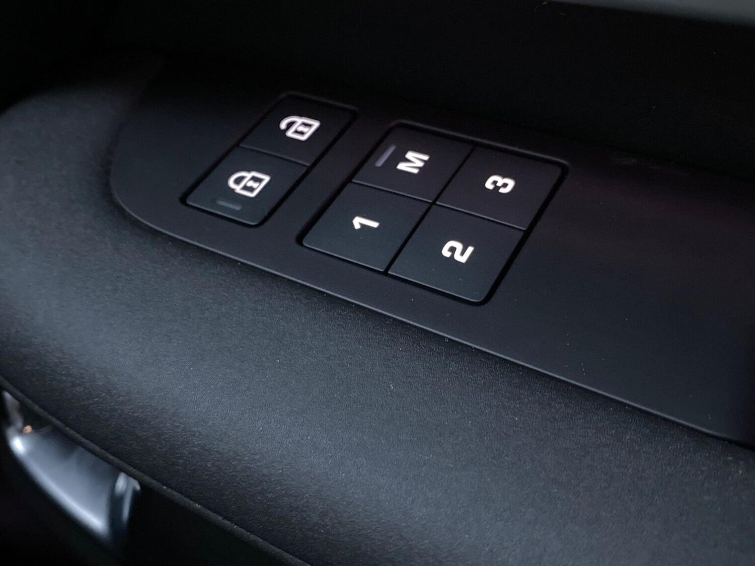 Used Land Rover Discovery 2023 for sale - 77487698: Photo 23