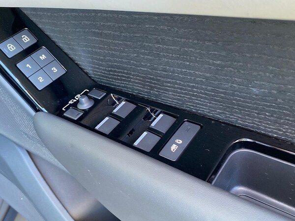 Used Land Rover Range Rover Velar 2025 for sale - 76193209: Photo 38