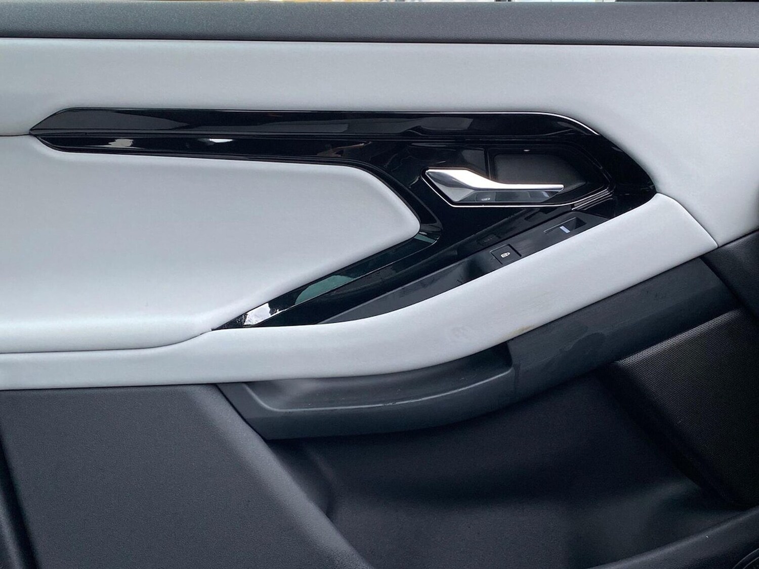 Used Land Rover Range Rover Evoque 2025 for sale - 77487775: Photo 42