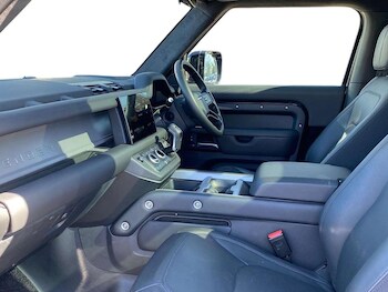 Used Land Rover Defender 2024 for sale - 78310599: Photo