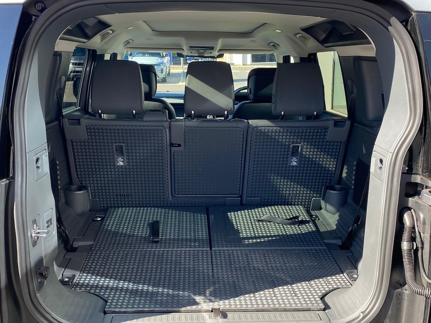 Used Land Rover Defender 2024 for sale - 76682645: Photo 10