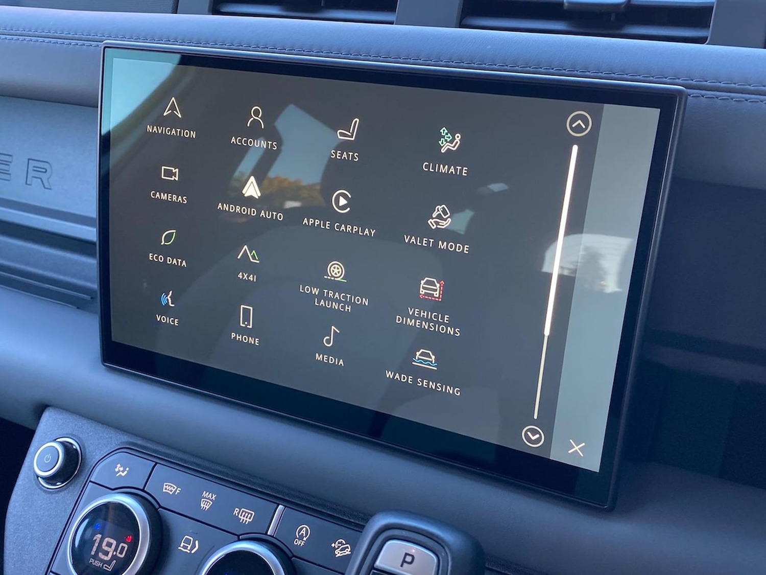 Used Land Rover Defender 2024 for sale - 76682645: Photo 21