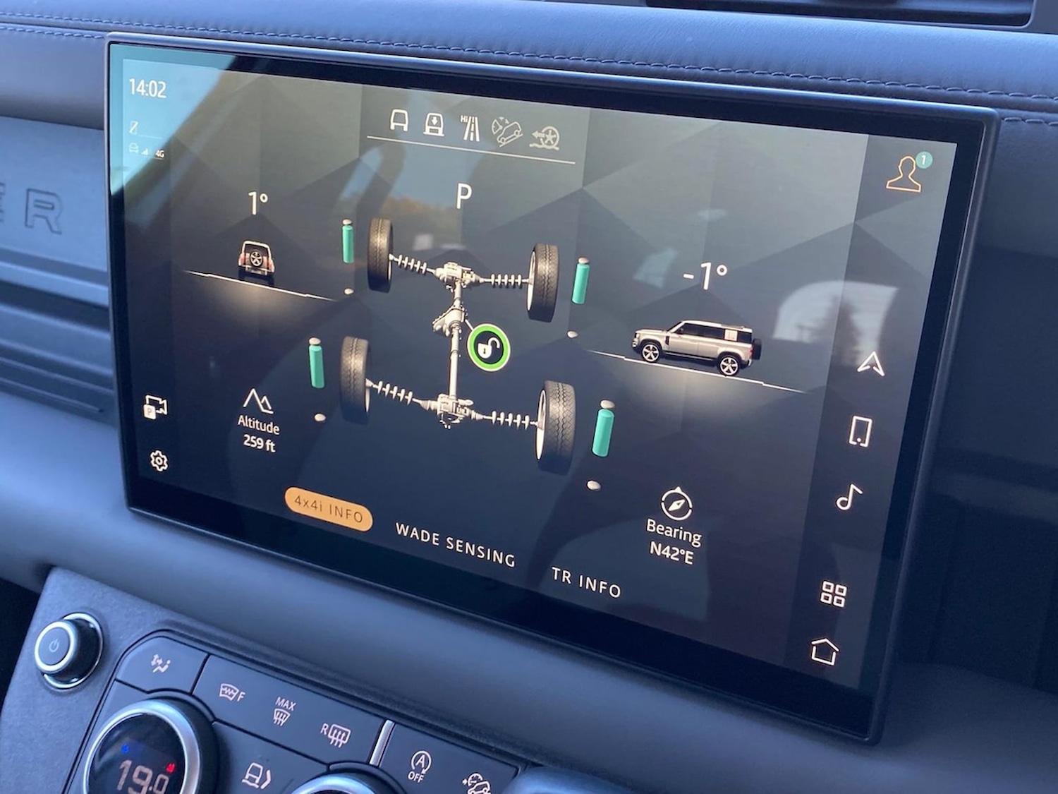 Used Land Rover Defender 2024 for sale - 76682645: Photo 24