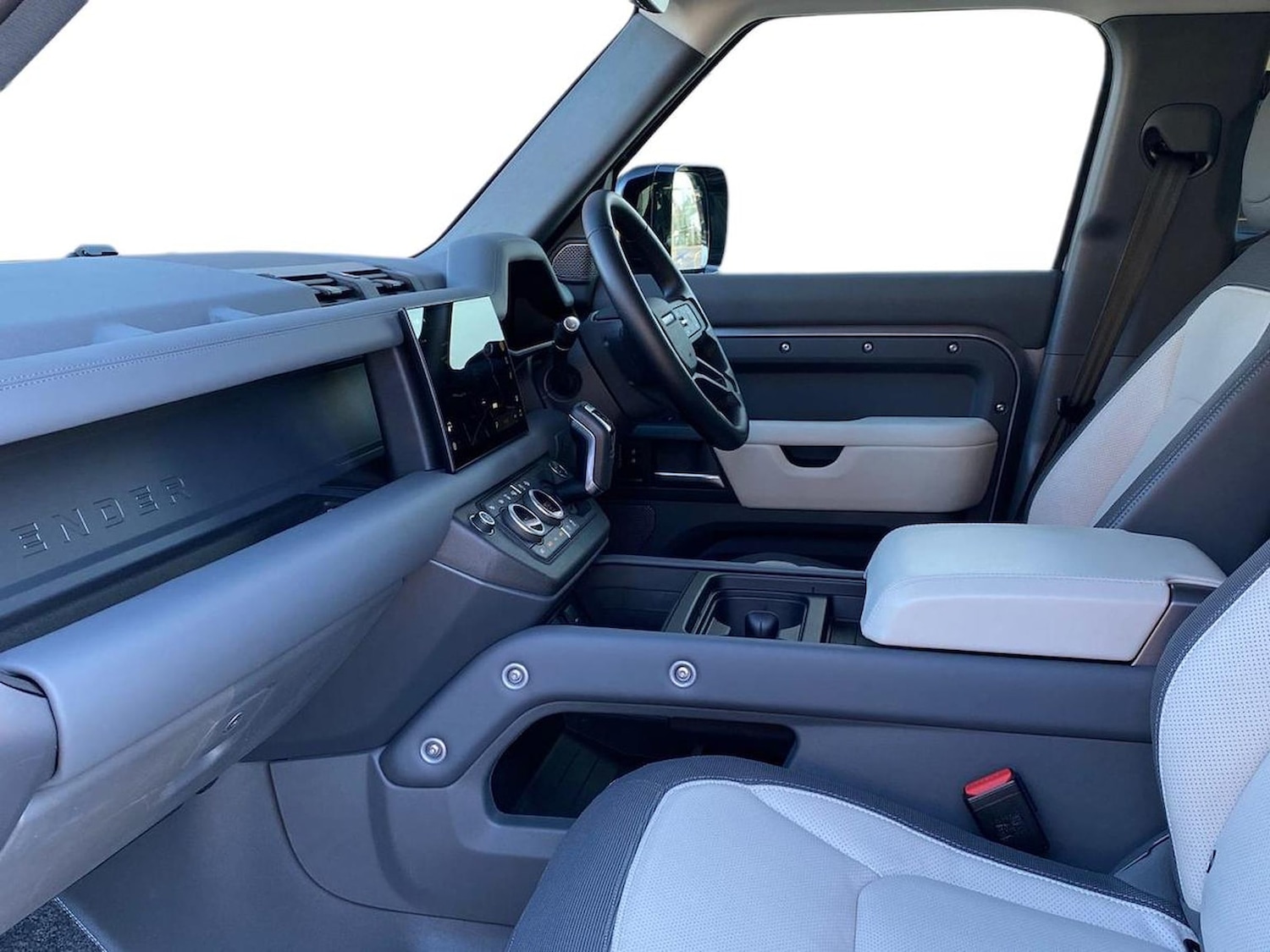 Used Land Rover Defender 2024 for sale - 76682645: Photo 3