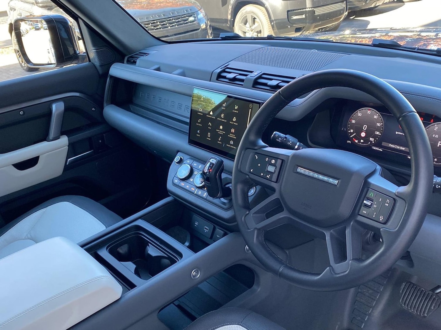 Used Land Rover Defender 2024 for sale - 76682645: Photo 38