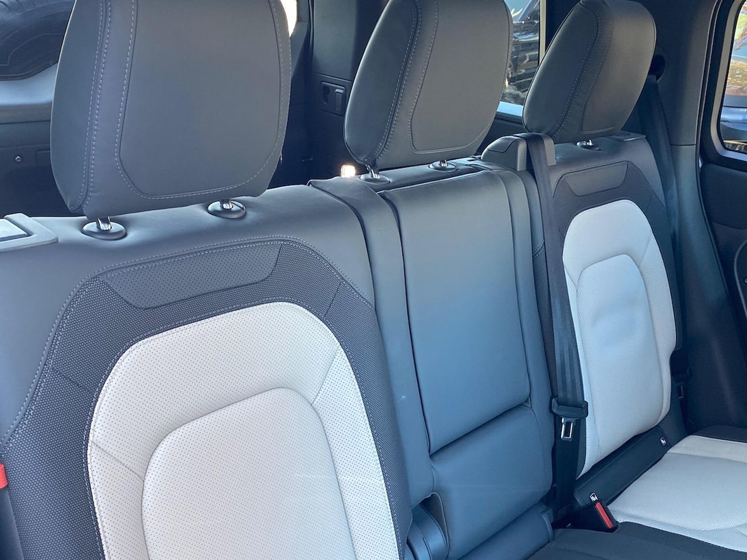 Used Land Rover Defender 2024 for sale - 76682645: Photo 40