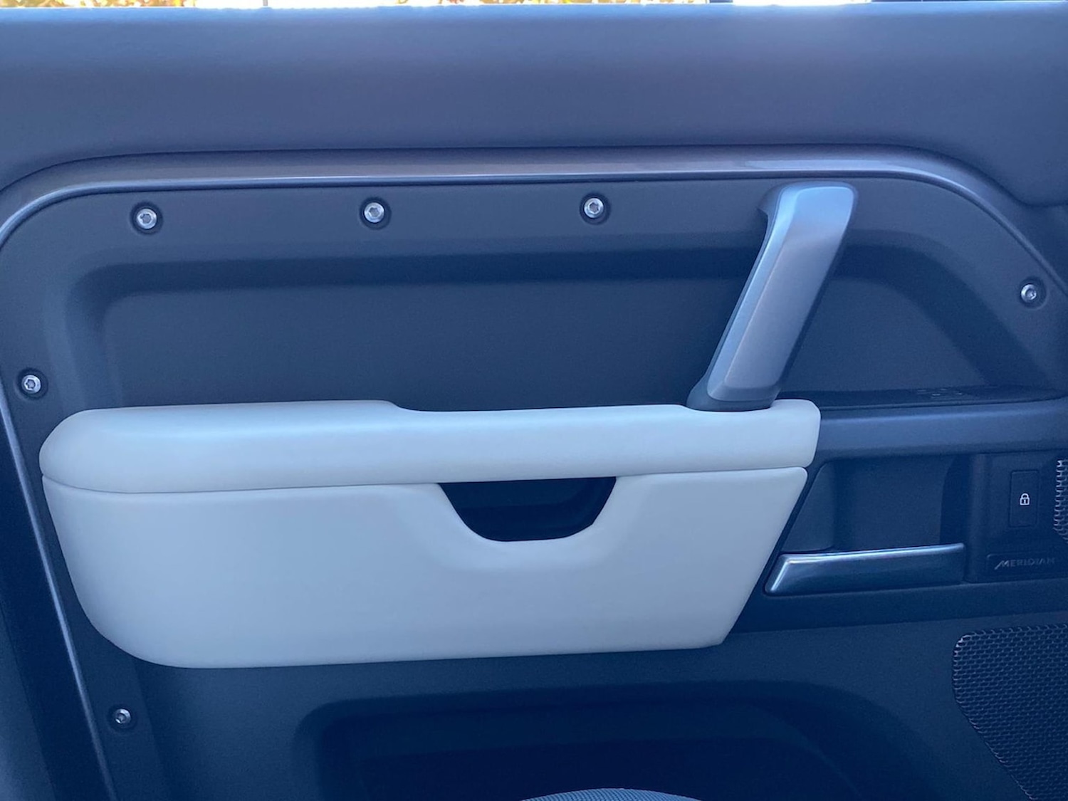 Used Land Rover Defender 2024 for sale - 76682645: Photo 43