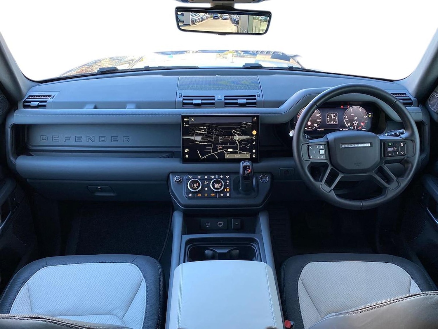 Used Land Rover Defender 2024 for sale - 76682645: Photo 9