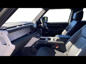 Used Land Rover Defender 2024 for sale - 78420920: Photo