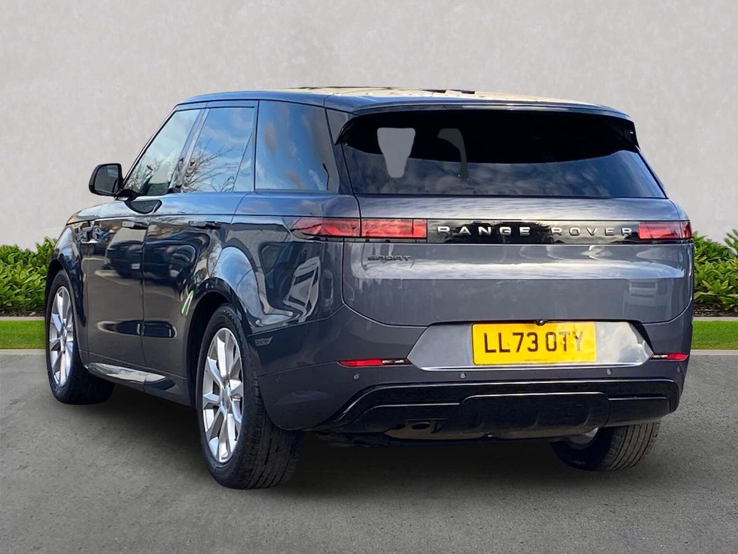 Used Land Rover Range Rover Sport 2023 for sale - 76543013: Photo 2