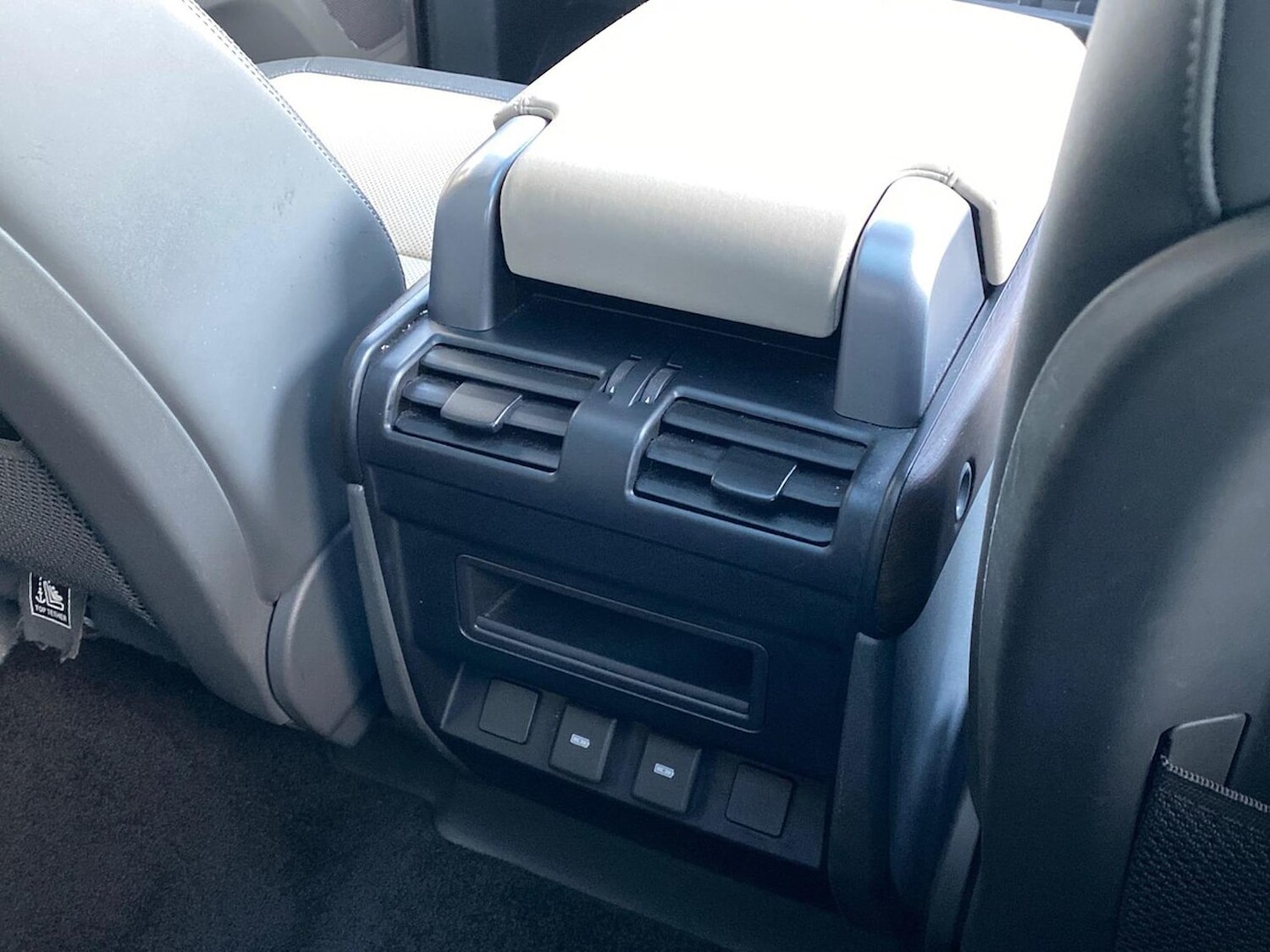 Used Land Rover Defender 2023 for sale - 77487721: Photo 18