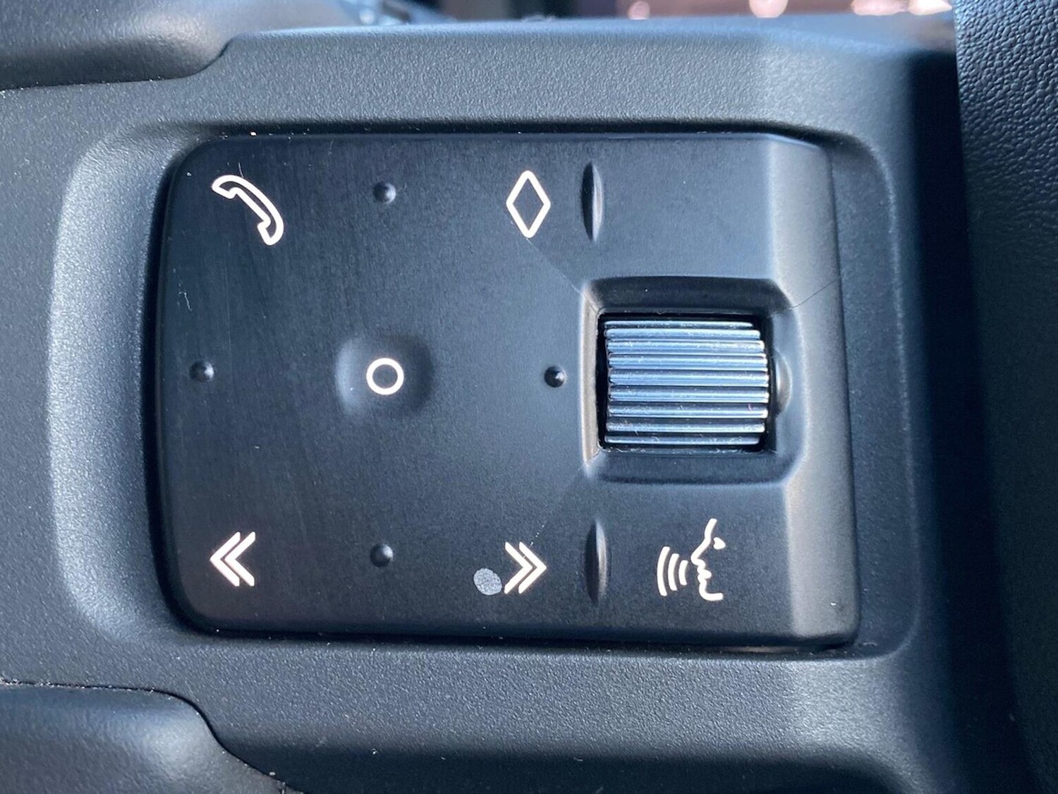 Used Land Rover Defender 2023 for sale - 77487721: Photo 32