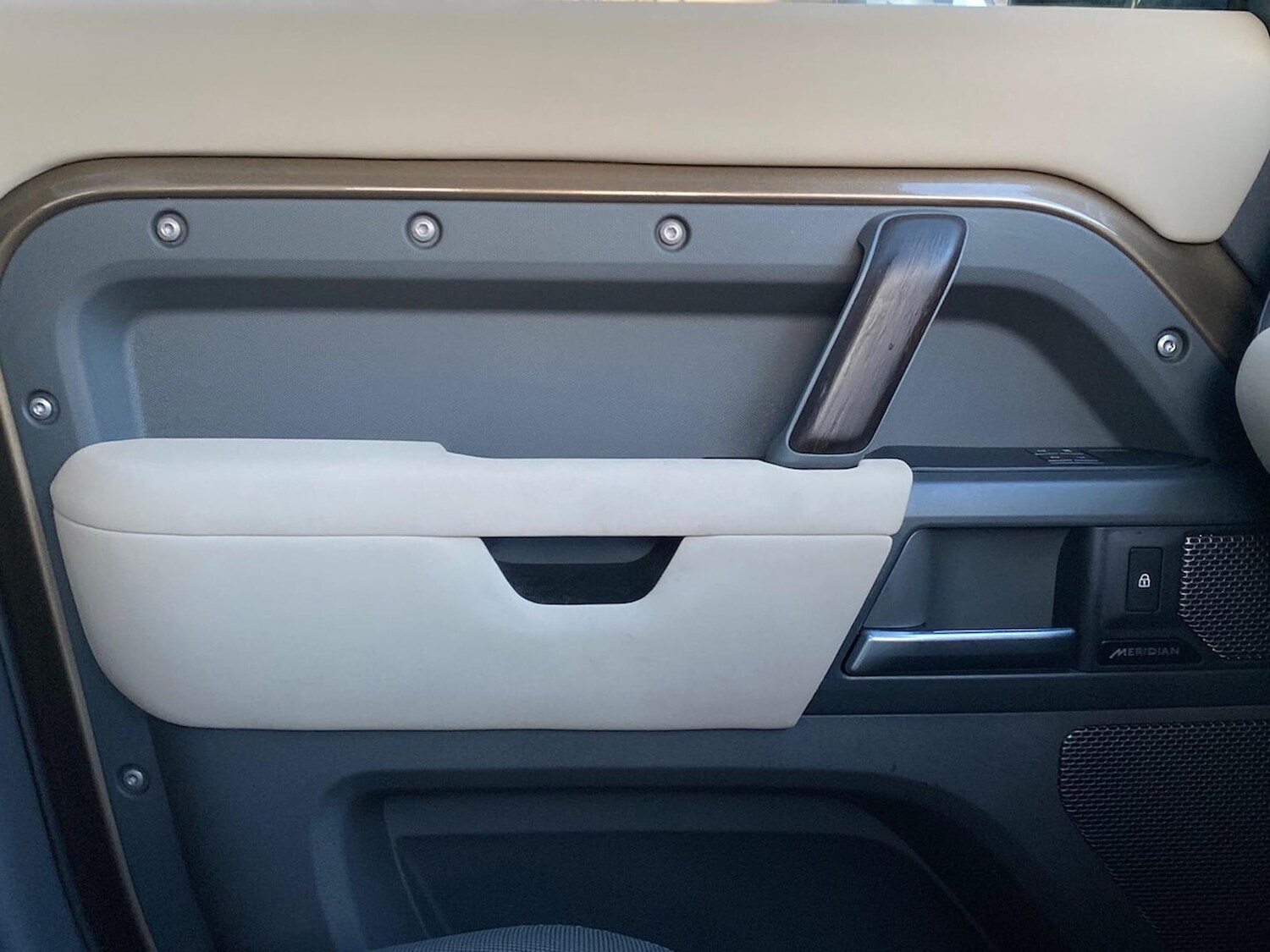 Used Land Rover Defender 2023 for sale - 77487721: Photo 42