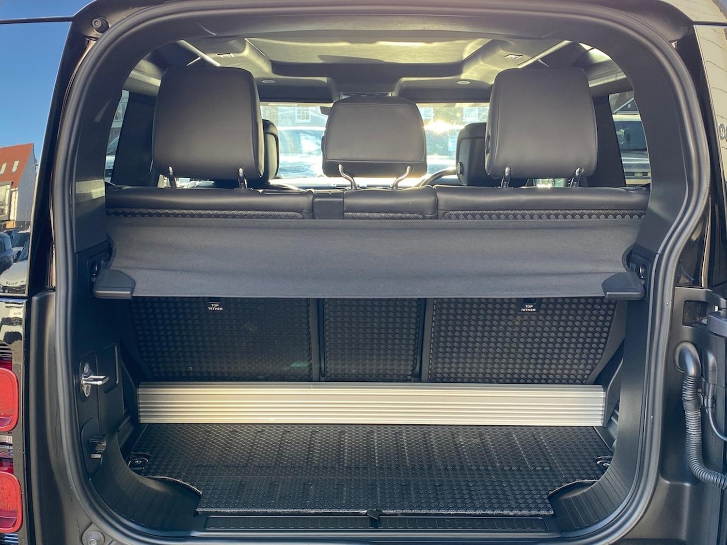 Used Land Rover Defender 2023 for sale - 76670832: Photo 10