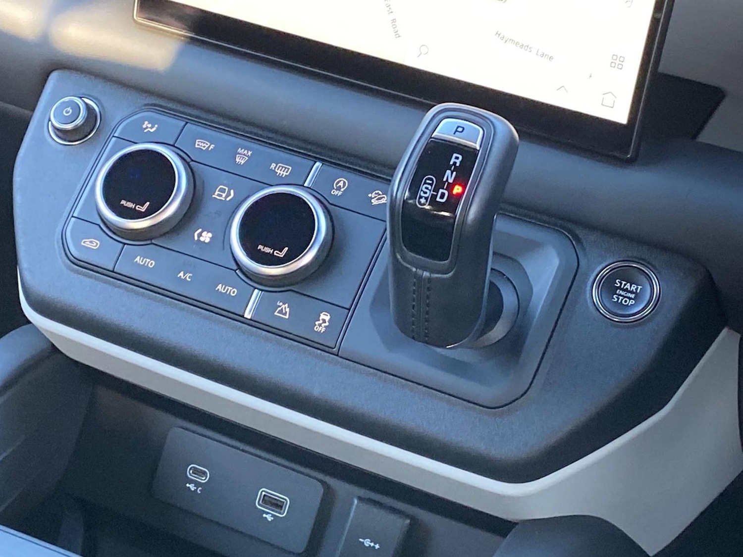 Used Land Rover Defender 2023 for sale - 76670832: Photo 13