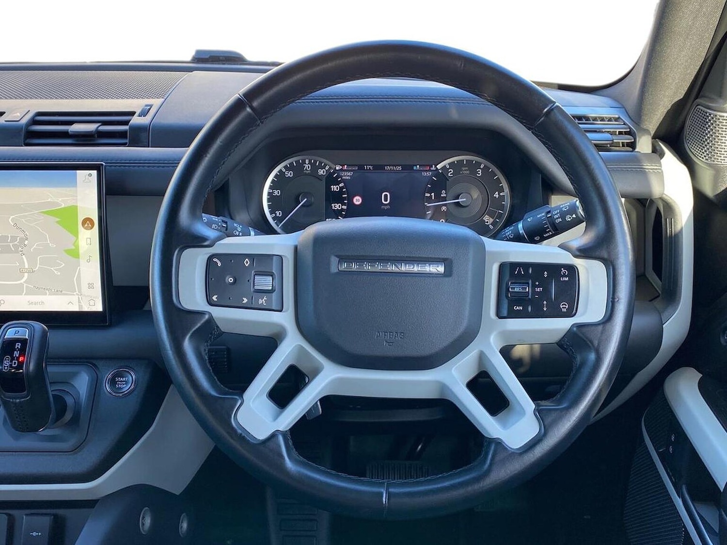 Used Land Rover Defender 2023 for sale - 76670832: Photo 15