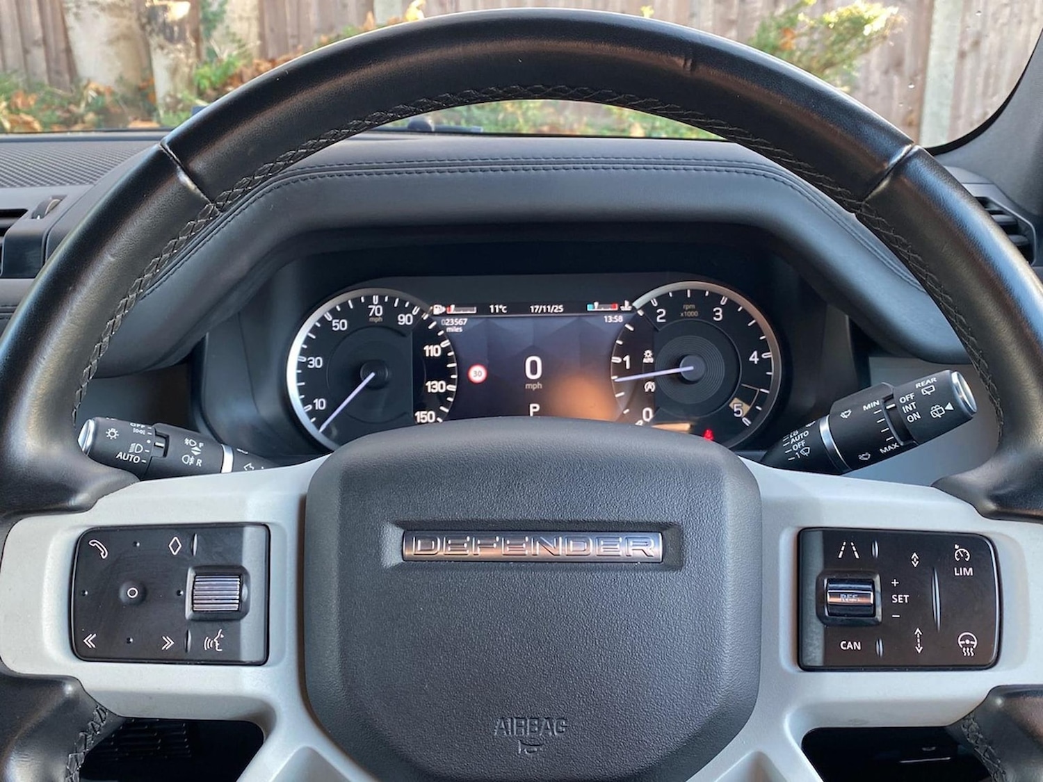 Used Land Rover Defender 2023 for sale - 76670832: Photo 25