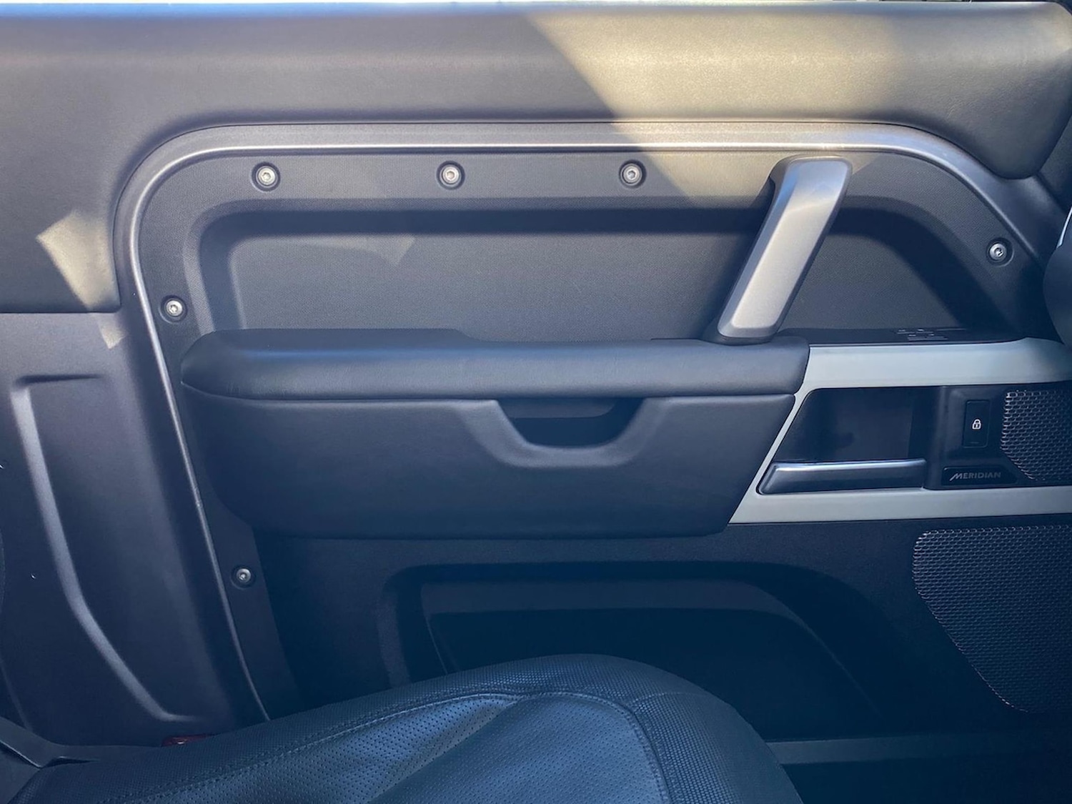 Used Land Rover Defender 2023 for sale - 76670832: Photo 33