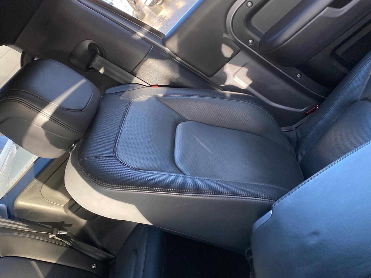 Used Land Rover Defender 2023 for sale - 76670832: Photo 34