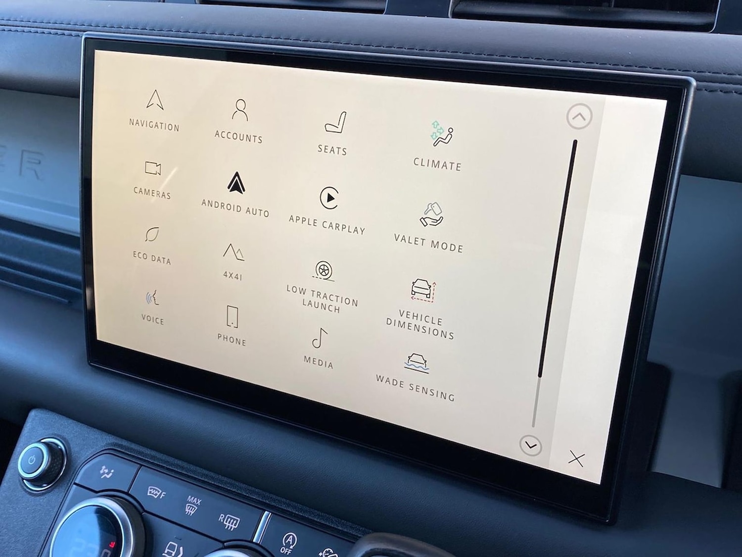 Used Land Rover Defender 2023 for sale - 76670832: Photo 37