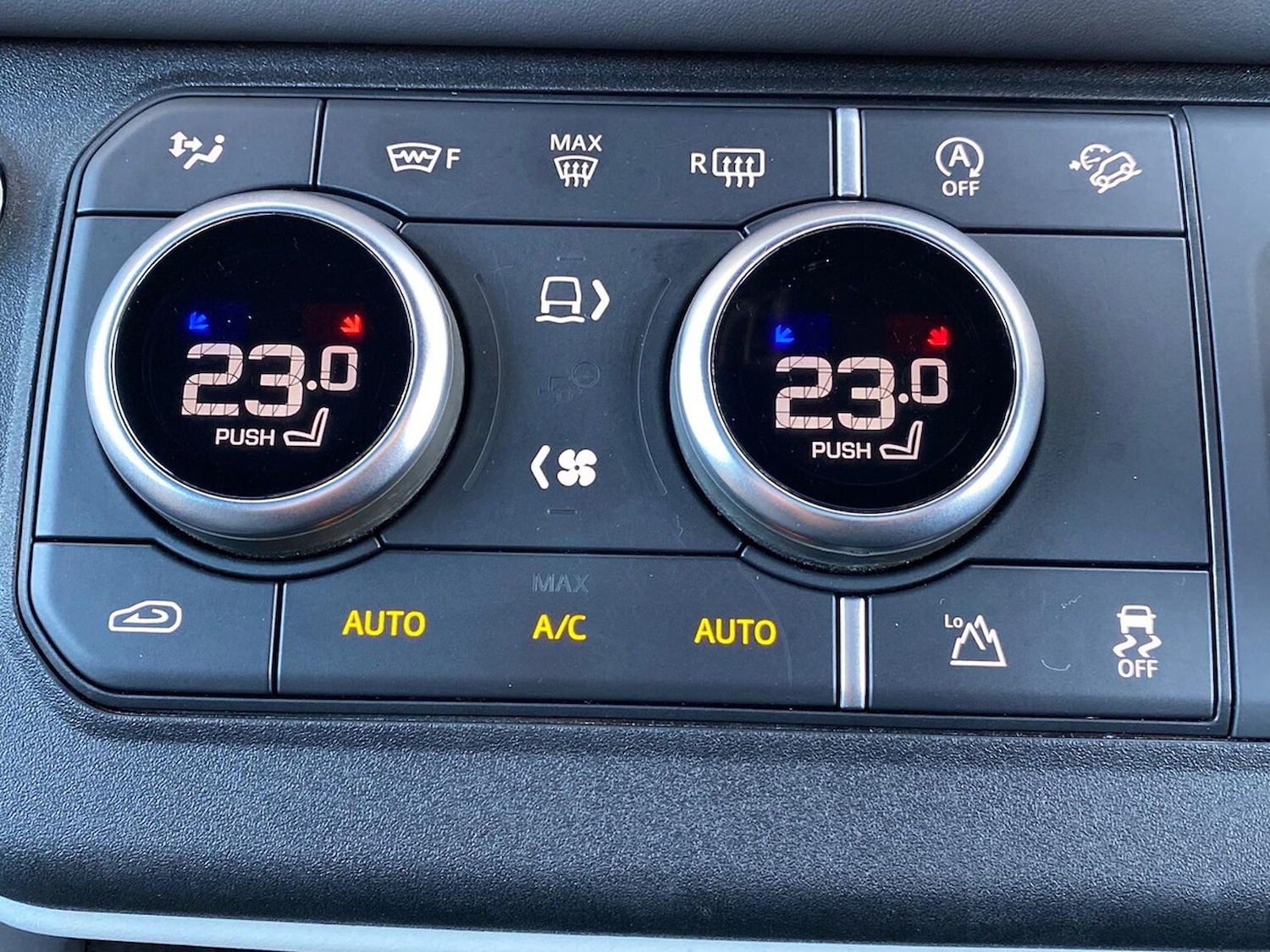 Used Land Rover Defender 2023 for sale - 76670832: Photo 42