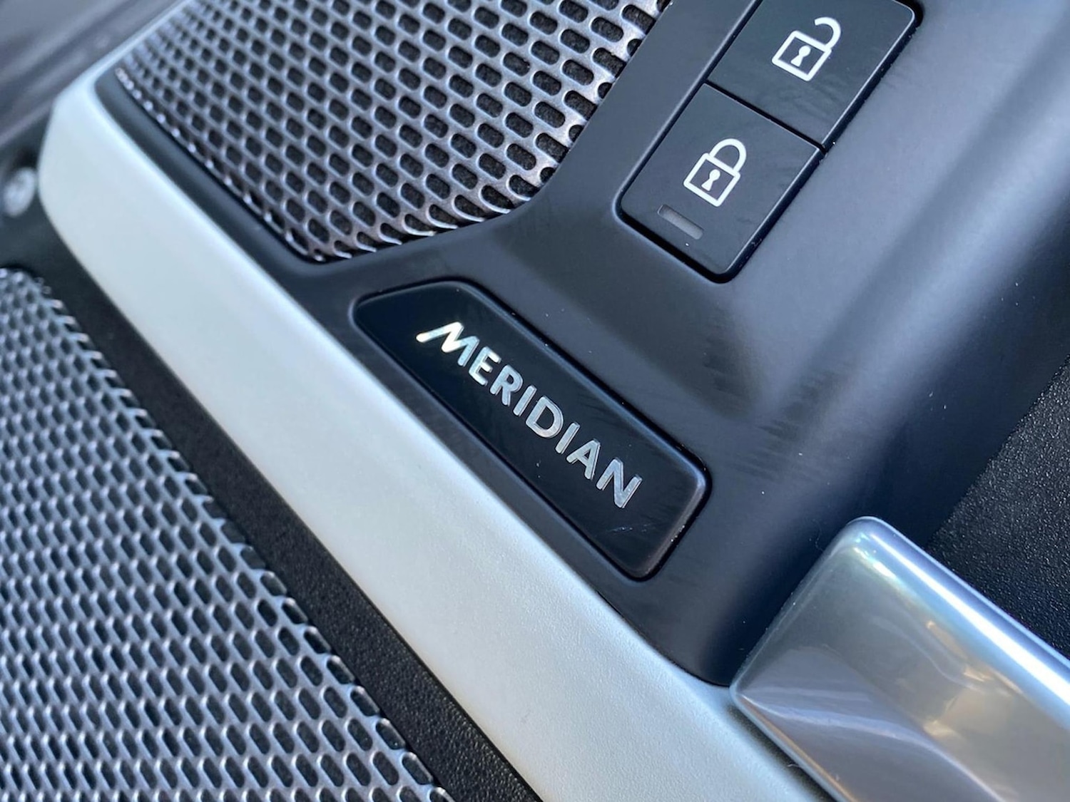 Used Land Rover Defender 2023 for sale - 76670832: Photo 43