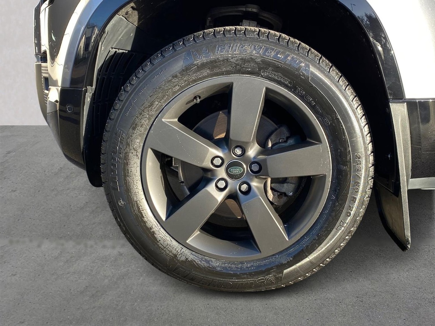 Used Land Rover Defender 2023 for sale - 76670832: Photo 8