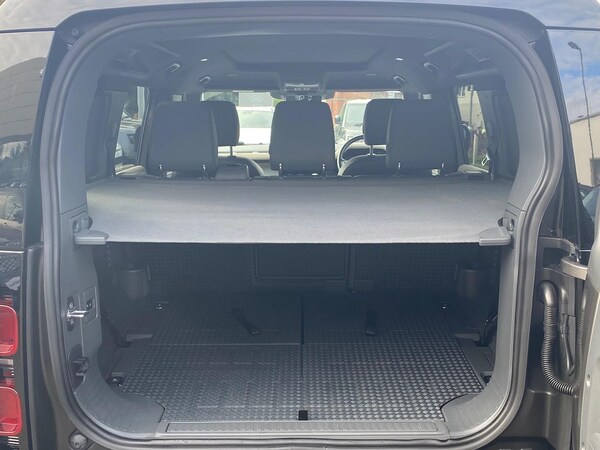 Used Land Rover Defender 2022 for sale - 76293098: Photo 10