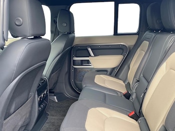 Used Land Rover Defender 2022 for sale - 76293098: Photo 4