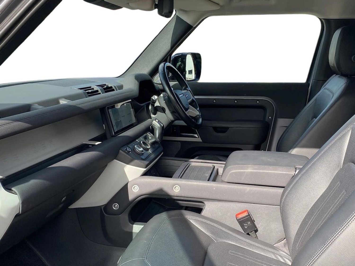 Used Land Rover Defender 2021 for sale - 76418231: Photo 3