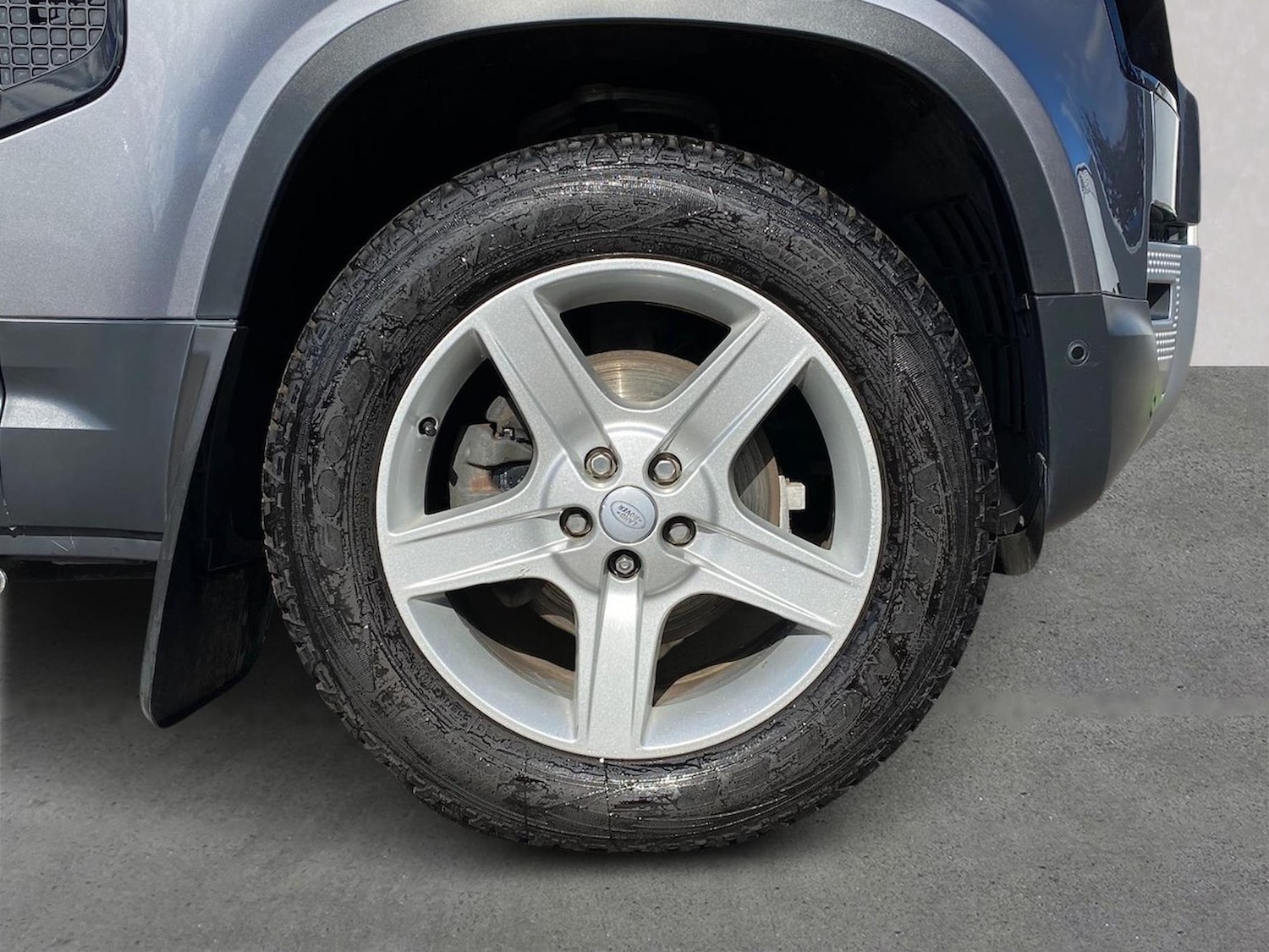 Used Land Rover Defender 2021 for sale - 76418231: Photo 8