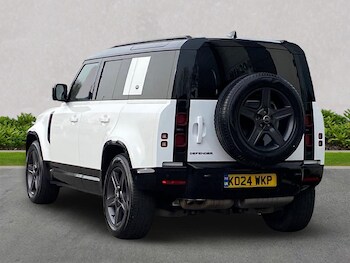 Used Land Rover Defender 2024 for sale - 78193768: Photo