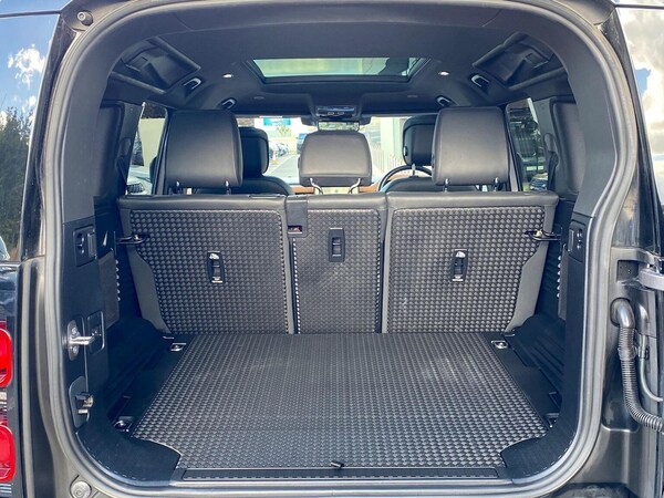 Used Land Rover Defender 2023 for sale - 76030482: Photo 10