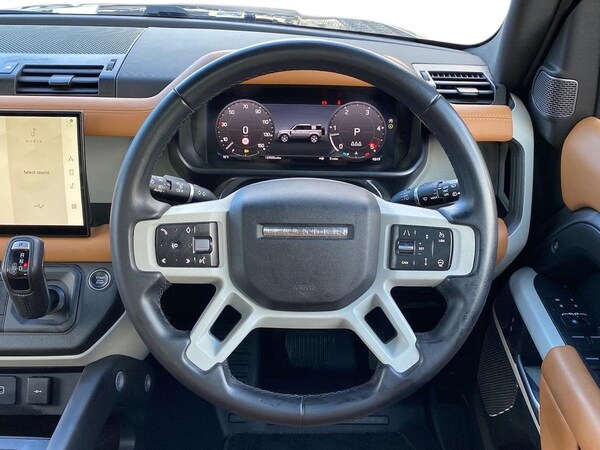 Used Land Rover Defender 2023 for sale - 76030482: Photo 15