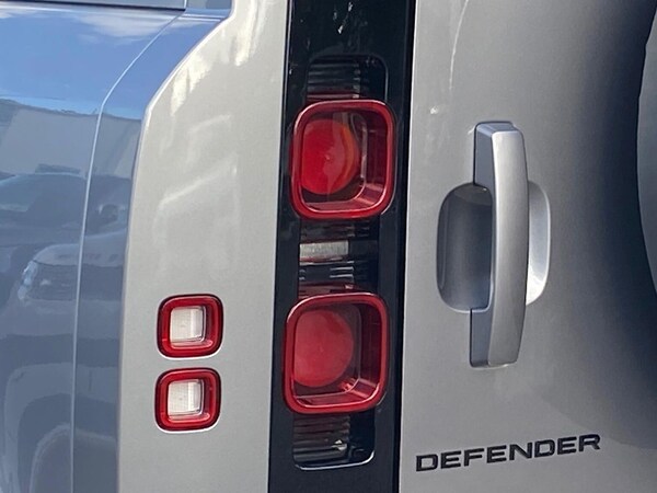 Used Land Rover Defender 2023 for sale - 76030482: Photo 19