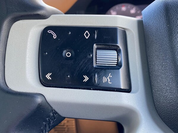 Used Land Rover Defender 2023 for sale - 76030482: Photo 22