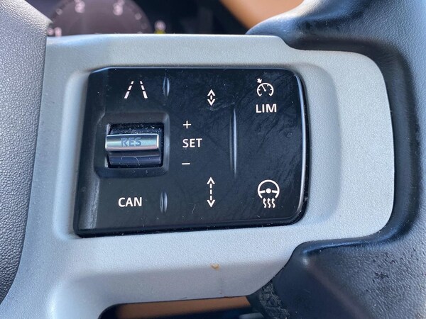 Used Land Rover Defender 2023 for sale - 76030482: Photo 23