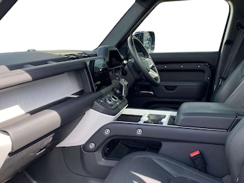Used Land Rover Defender 2025 for sale - 78310744: Photo