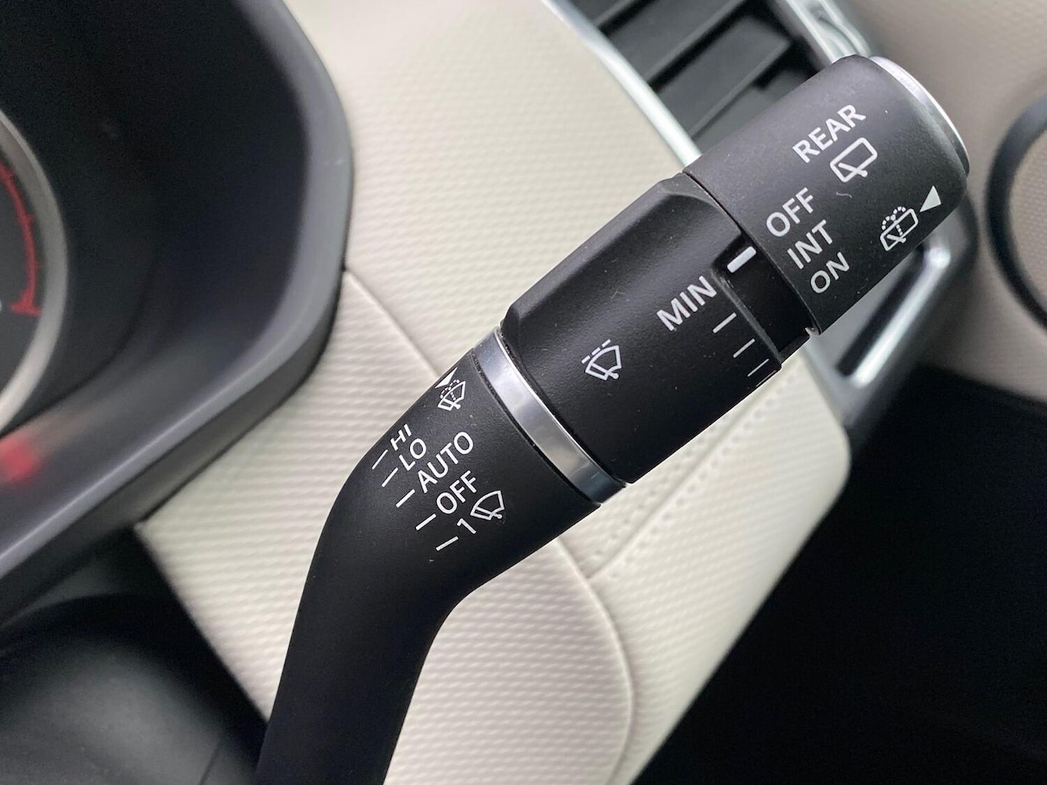 Used Land Rover Discovery 2022 for sale - 77487715: Photo 32