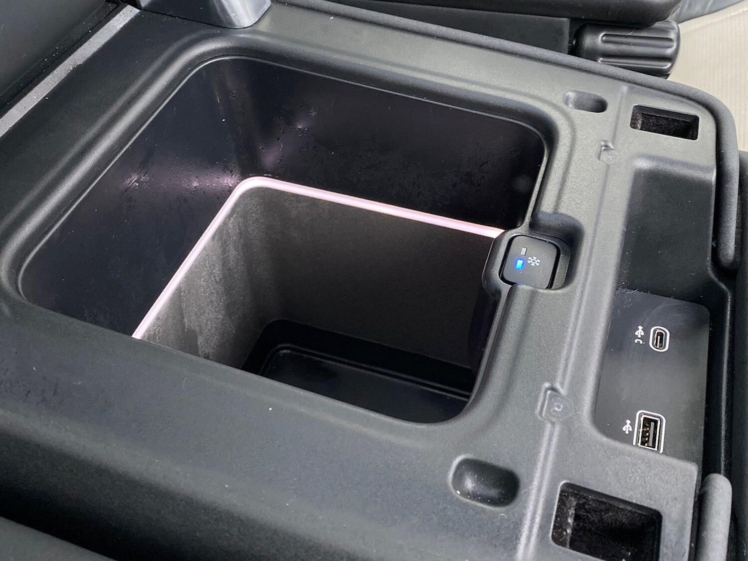 Used Land Rover Discovery 2022 for sale - 77487715: Photo 33